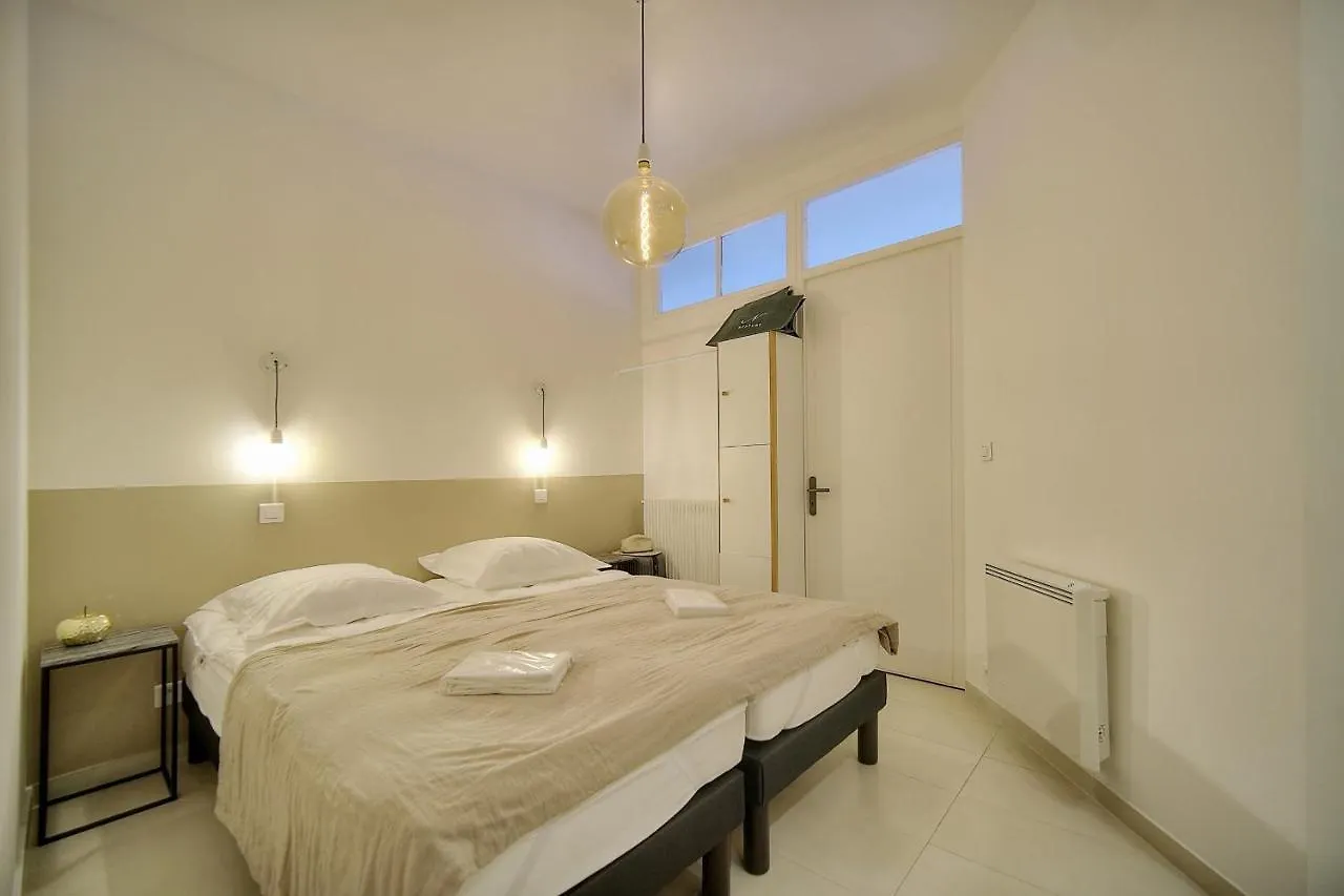 Apartment Superbe 3 Pieces Moderne Et Tres Central A2B233 Cannes France