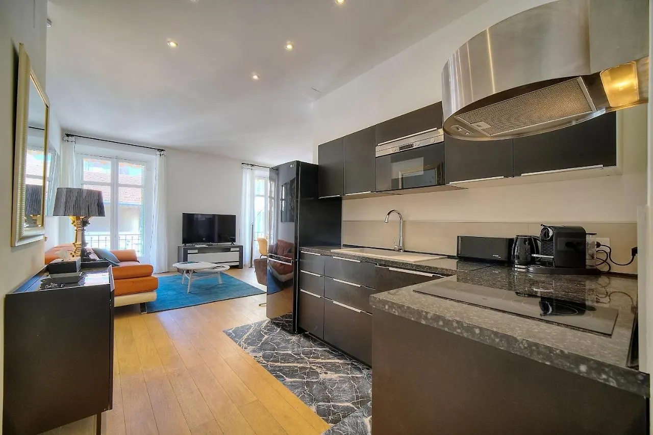 Superbe 3 Pieces Moderne Et Tres Central A2B233 Apartment Cannes
