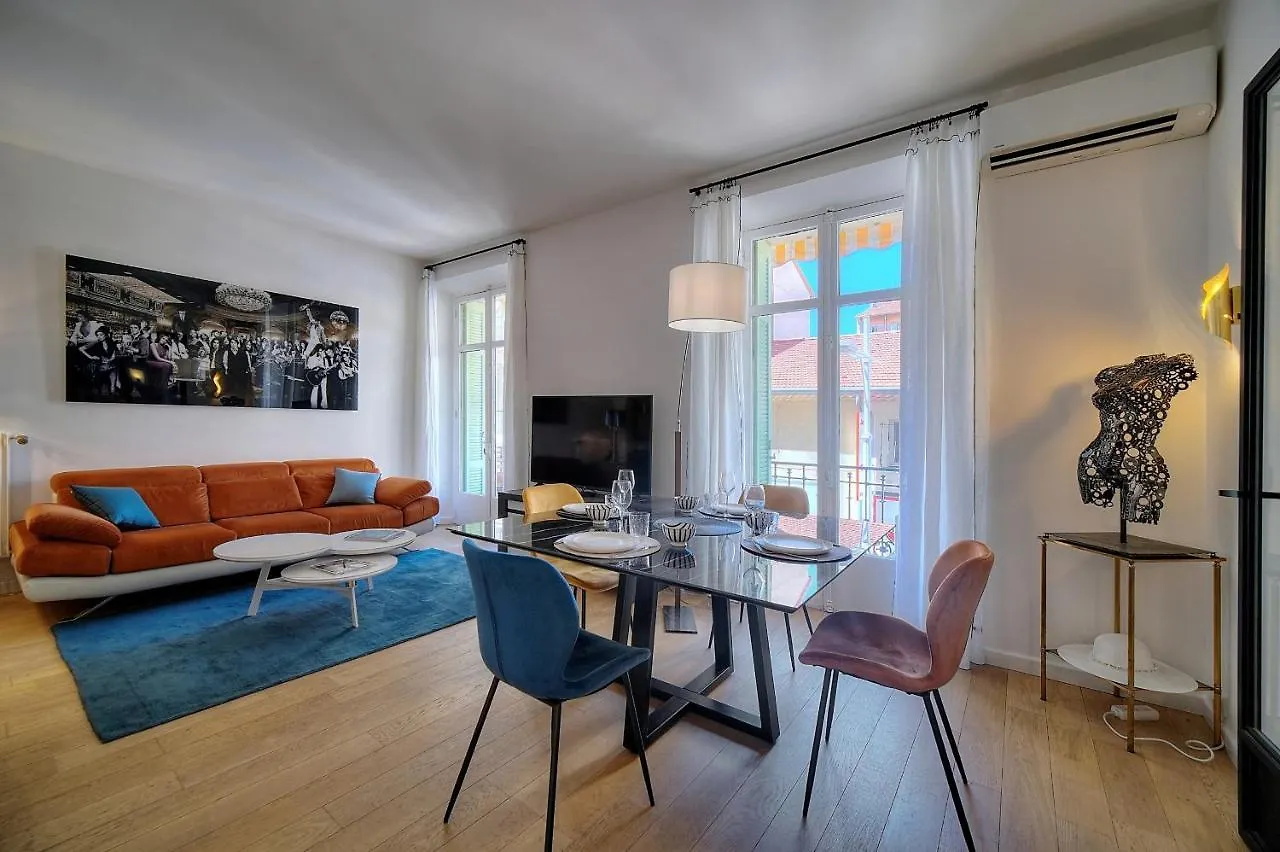 Superbe 3 Pieces Moderne Et Tres Central A2B233 Apartment Cannes France
