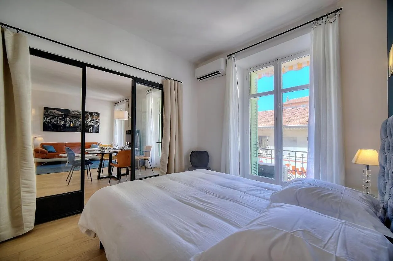 Superbe 3 Pieces Moderne Et Tres Central A2B233 Apartment Cannes France
